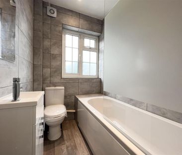 3 bedroom terraced house to rent - Photo 6