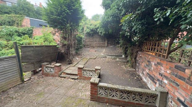 2 bedroom end of terrace house to rent - Photo 1