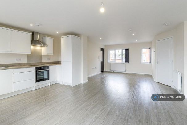 2 bedroom flat to rent - Photo 1