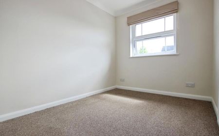 Ocean are proud to offer this unique four bedroom detached home to the market on an unfurnished basis and available in April 2026. - Photo 4