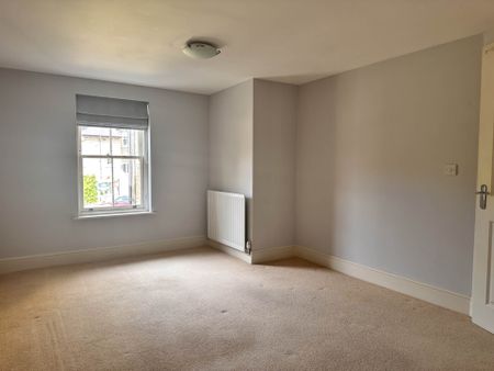 Price £895 pcm - Available Now - Unfurnished - Photo 3