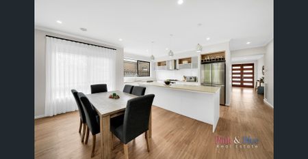 Massive & Stunning 4 Bedroom Family Home for Rent! - Photo 4