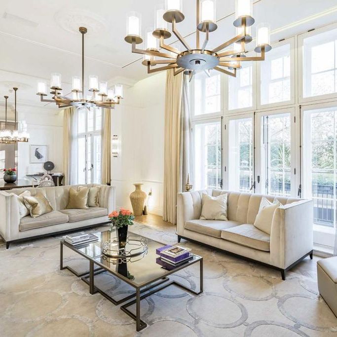 4 bedroom flat to rent - Photo 1