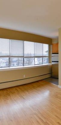 1 Bed, 1 Bath Apartment in Kitsilano - Photo 1