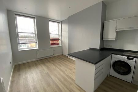 Flat 2 1 Chantrey Road, S8 - Photo 3