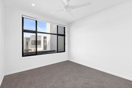 Elegance and Luxury in Everton Park - Photo 4