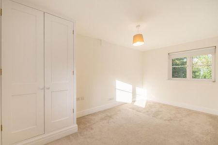 3 bedroom detached house to rent - Photo 3