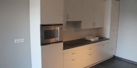 Appartement te huur in Kortrijk voor € 770 met 1 slaapkamer - Photo 2