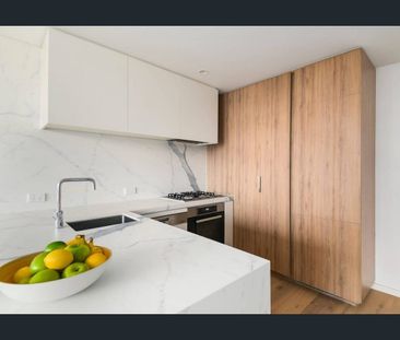 Balaclava Beauty, Al Fresco Lifestyle - Photo 6