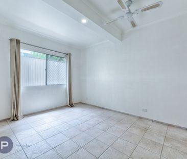 Spacious, Private & Conveniently Located Apartment - Photo 2