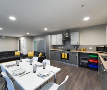 1 bedroom in a flat share to rent - Photo 4