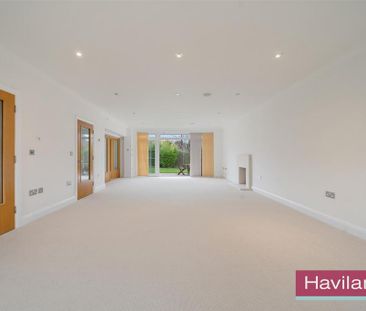 6 bedroom detached house to rent - Photo 2