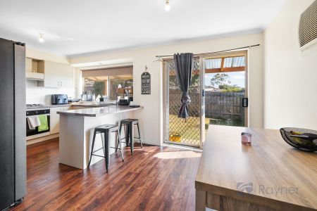 Classic 3 bedroom home, located in Darley - Photo 4