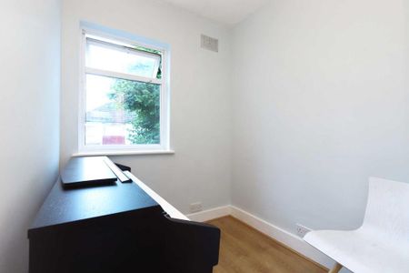 3 bedroom terraced house to rent - Photo 4
