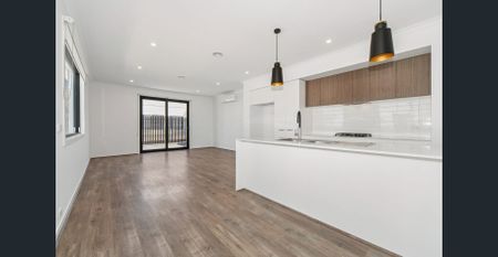 Modern and Stylish 3 level Townhouse - Photo 5