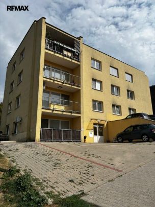Pronájem krásného bytu 2+kk se zahradou 200 m - Photo 1
