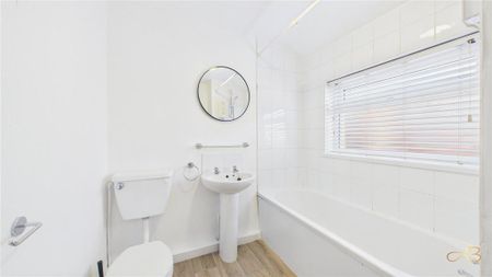 2 bedroom end of terrace house to rent - Photo 4