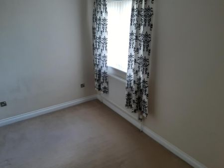 2 bedroom semi-detached house to rent - Photo 5