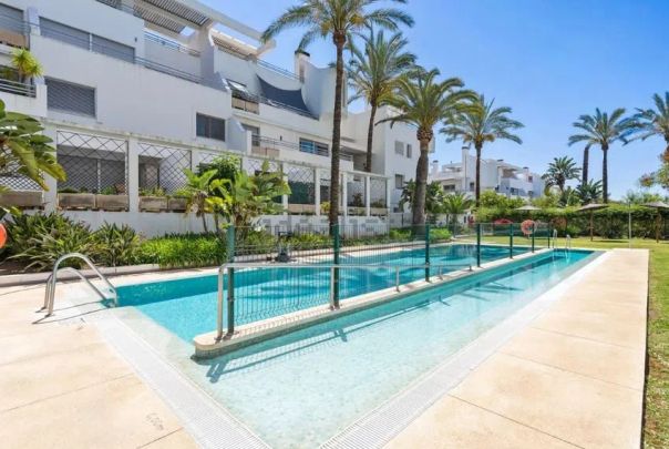 Alquiler de piso en Calle Valle De Somiedo, 1 - Photo 1