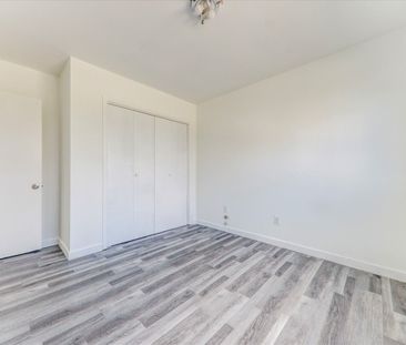 For Lease - 70 Port Darlington Road Unit# 3 Bed Suite, Clarington, ... - Photo 5