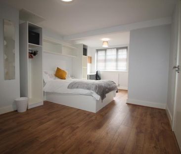 8 bedroom townhouse to rent - Photo 3