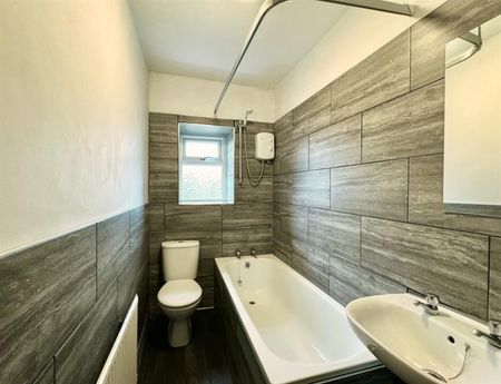 2 Bedroom End Terrace To Let - Photo 2