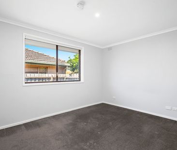 Spacious 2 Bedroom Home with Fabulous Outdoor Area! - Photo 4