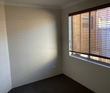 Low maintenance 3x2 family home - Photo 5