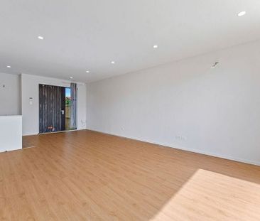 Newly house at Swaffield Road, Papatoetoe - Photo 2