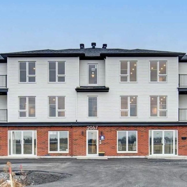 ** PROMO mois gratuit !! 4 1/2 neufs ! Huntingdon. WIFI inclus LIBRE IMMÉDIATEMENT! - Photo 1