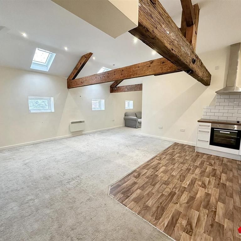 3 bedroom apartment to rent - Photo 1