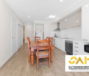 “Modern 3-Bedroom Townhouse in a Sought-After Craigieburn Location” - Photo 3