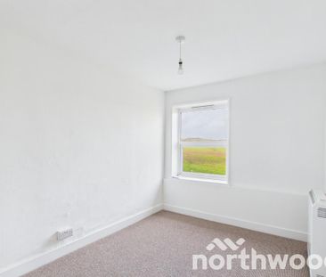 3 bedroom flat to rent - Photo 2