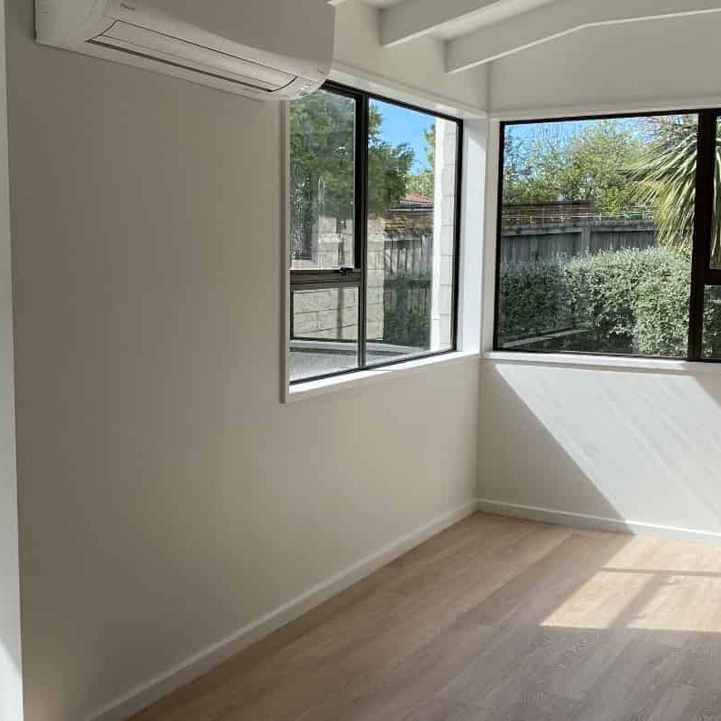 Big Beauty on Brixton! - Photo 1