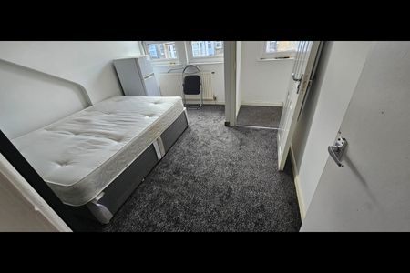 Room in a Shared House, Clonmell Road, N17 - Photo 2