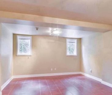 For Lease - 180 Estate Garden Drive, Richmond Hill, Ontario - Photo 1