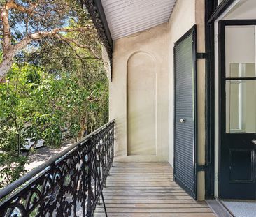 Light Flooded Modern Bedroom Terrace with Garage - Photo 2