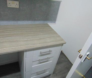 2 bedroom flat to rent - Photo 6