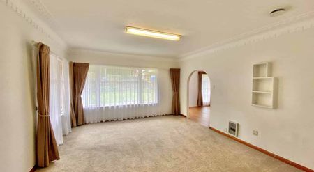 Big family home in Manurewa - Handy Location A... - Photo 3