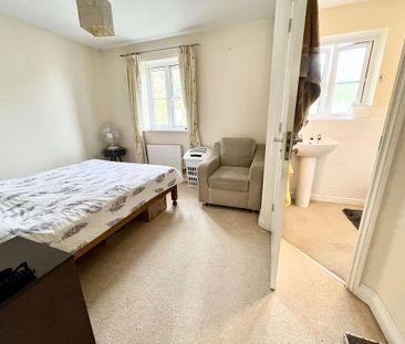 3 bedroom end of terrace house to rent - Photo 2