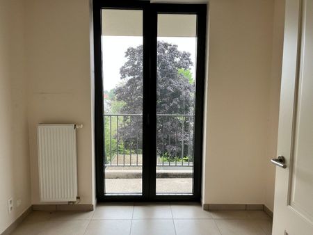 Centraal gelegen appartement met 2 slaapkamers en garage - Photo 4