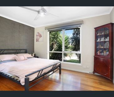 Neat & spacious 3 bedroom home in quiet Corio location. - Photo 5