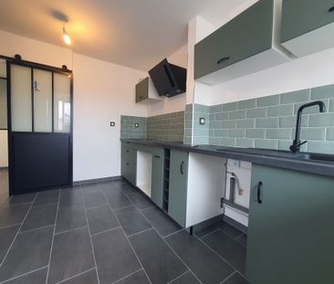 Location Appartement 4 pièces 84m² AUBAGNE 13400 - Photo 2