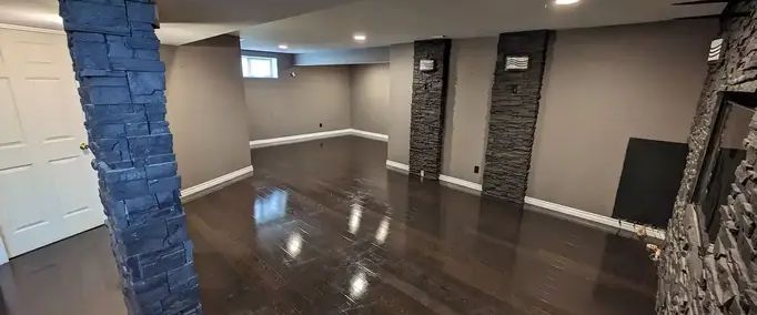 Large spacious house 3 B/R - 2.5 bath - fully finished basement | Calgary - Photo 1