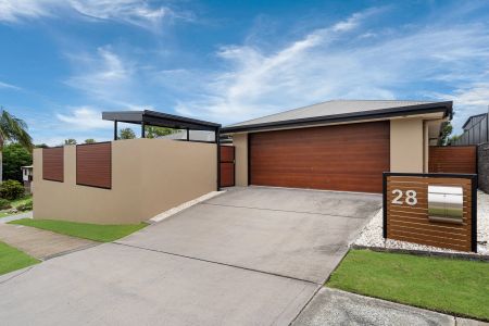 Mineral Pool, Immaculate Grounds, Double garage and shed - Lawn maintenance included! - Photo 5