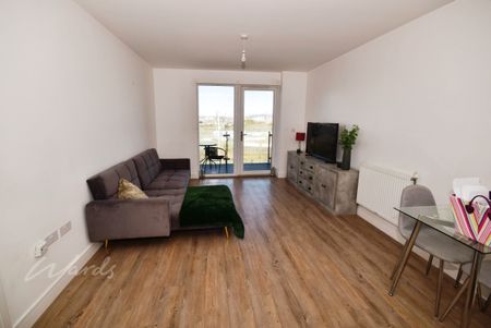 2 bedroom flat to rent - Photo 2