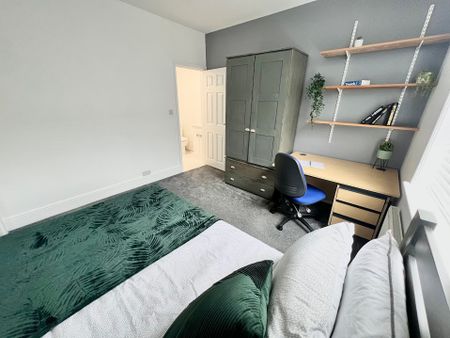 7 Bedroom, En-Suite, 35 Lower Ford Street – Student Accommodation Coventry - Photo 3