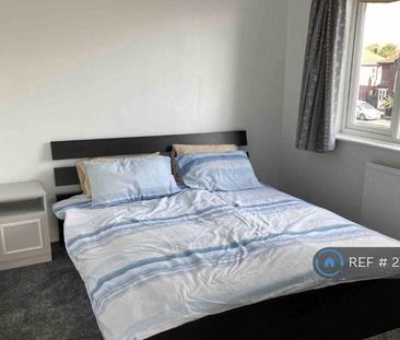 1 bedroom in a house share to rent - Photo 3