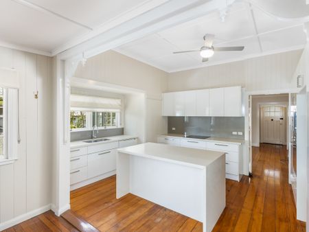 41 Jenolan Avenue, Hawthorne QLD 4171 - House For Rent | Domain - Photo 5