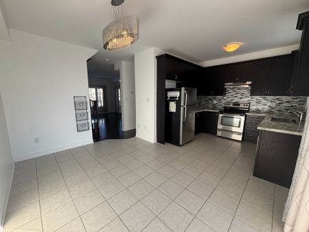 For Lease - 88 Grand Trunk Avenue, Vaughan, Ontario - Photo 5